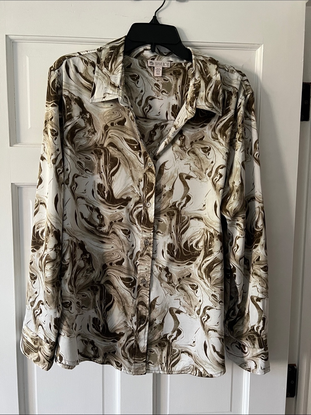 Elaine Rose Women's Marble-Print Button-Down Shirt in Cream & Brown size XL